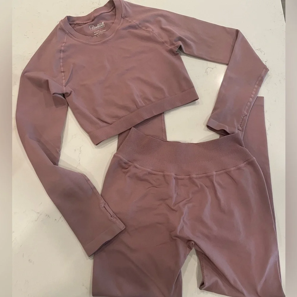 Bombshell Mauve Set Leggings & Long Sleeve Top - Picture 3 of 7